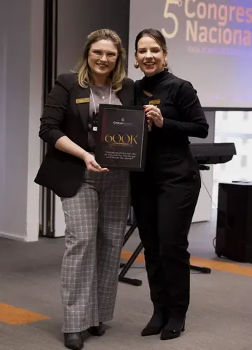 Dono de escola de música premiado por faturar R$ 600 mil